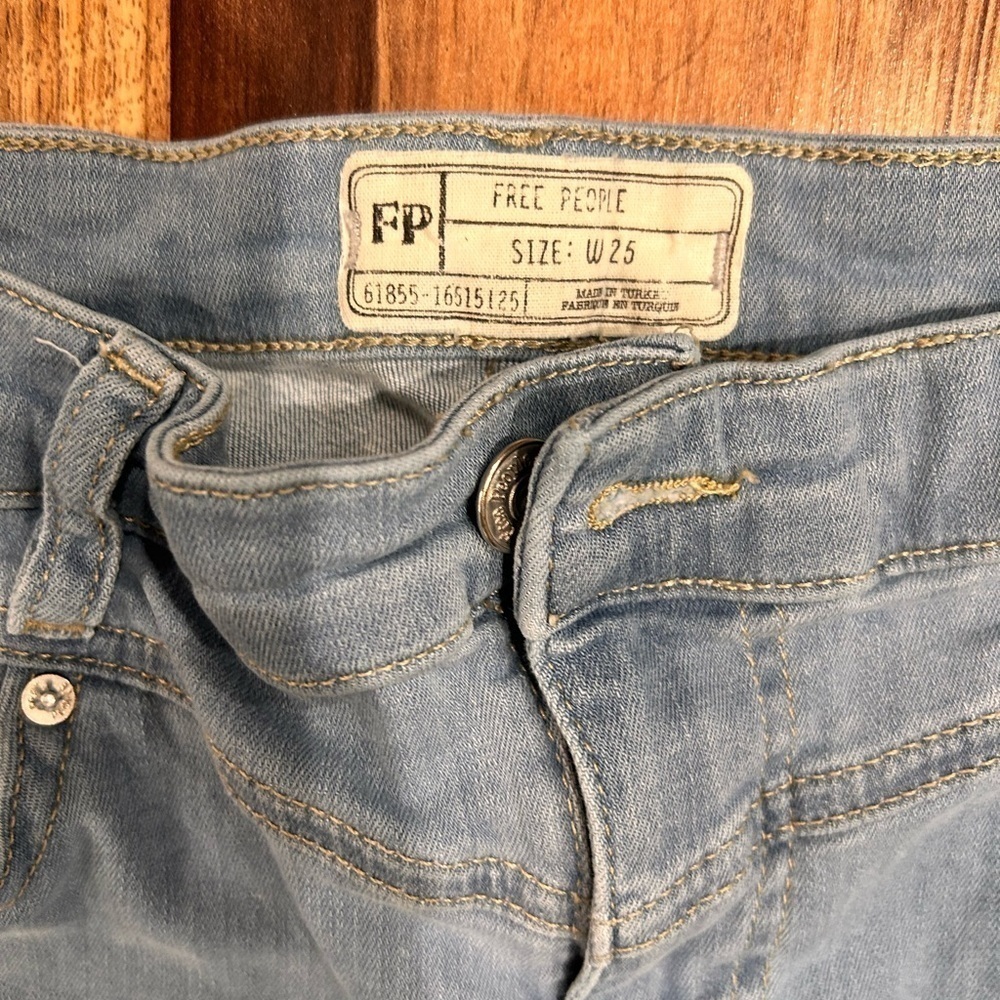 Free People Mara Skinny Jeans Light Wash Distressed Knee Size 25 Ankle - Picture 9 of 9